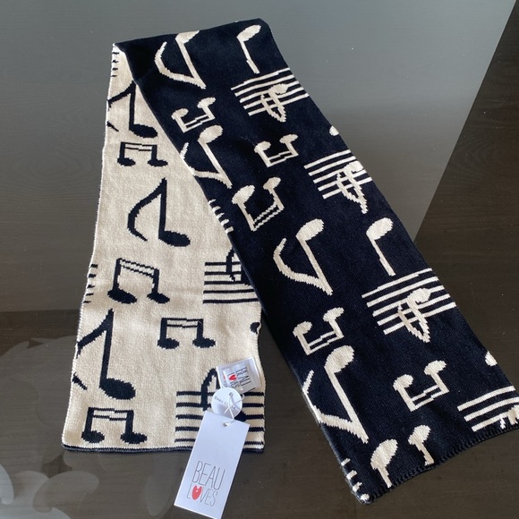 Beau Loves Musical 🎵 Print Scarf - Picture 5 of 7